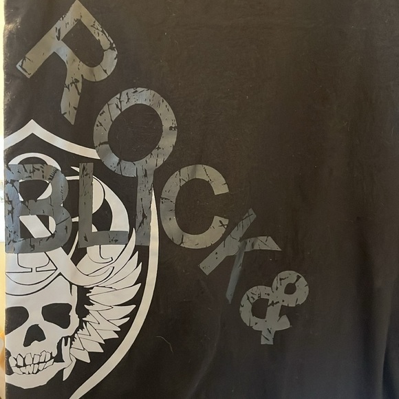 🆕 Rock & Republic Men’s Graphic Side Skull Tee Black Large - Picture 3 of 10
